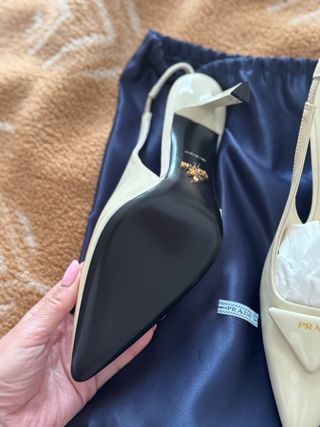 Zapatos Prada Color Marfil