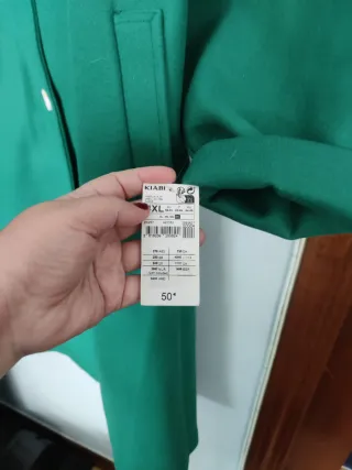 Abrigo verde talla grande con etiqueta