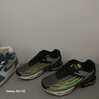 Zapatillas Nike Tuned Air Gris y Verde