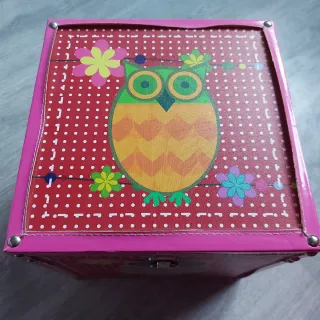 Caja de madera con tapa y cierre