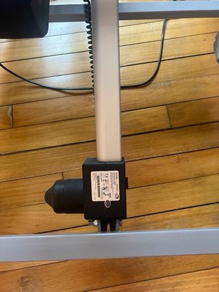 Cama geriátrica eléctrica regulable