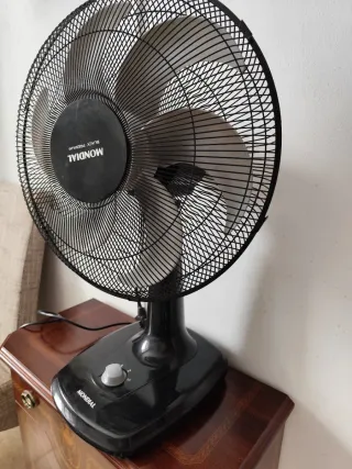 Ventilador Mondial Black Premium con poco uso