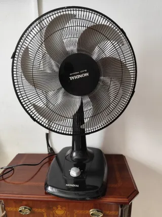 Ventilador Mondial Black Premium con poco uso