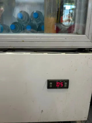 Nevera expositora refrigerada