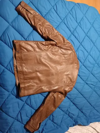 Cazadora polipiel marrón