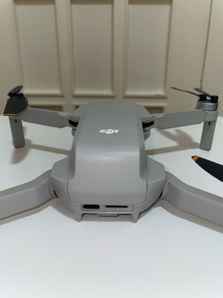 Dron DJI Mini 4K con Estuche y Accesorios