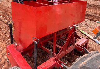 Zanjadora casera para sustrato