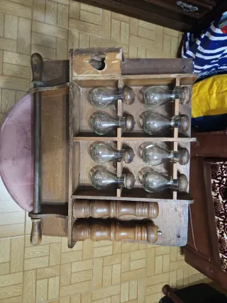 Antigüedad especiero madera y cristal