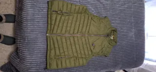 Chaleco acolchado verde oliva