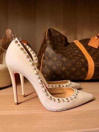 Christian Louboutin original Blancos con Tachuelas