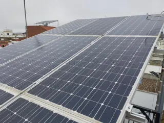 Inversor Solar Híbrido + 12 placas