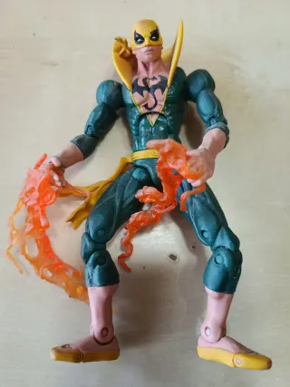 Figura Puño de Hierro Marvel Legends
