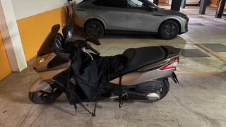 Kymco Super Dink 300i Maxi Scooter