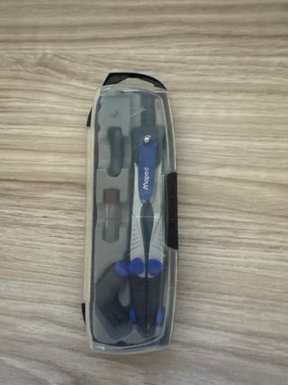 Compás Maped con accesorios