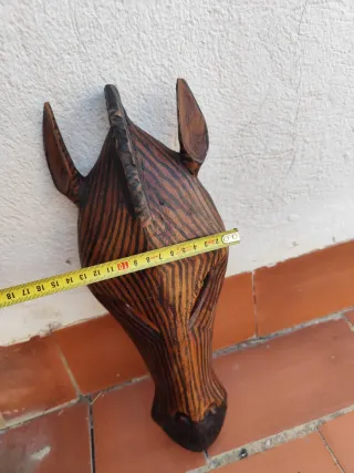 Máscara de madera cebra