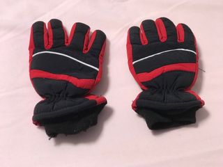 Guantes de Nieve Negros y Rojos