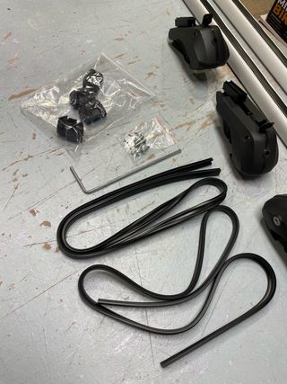 Portaequipajes Amazon Basics para rieles