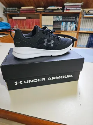 Zapatillas Under Armour Mujer Negras Blancas