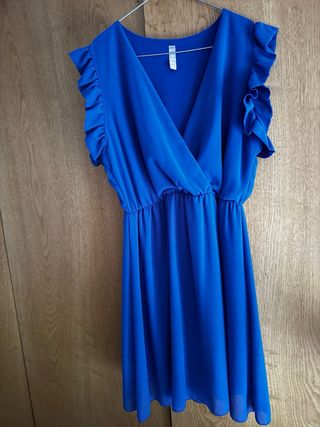 Abito estivo blu con volant