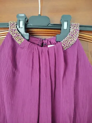 Vestido fiesta morado con volantes