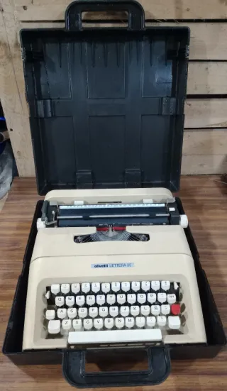 Máquina de escribir Olivetti Lettera 35 Retro