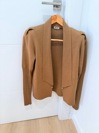 Chaqueta Liu Jo hombreras marrón