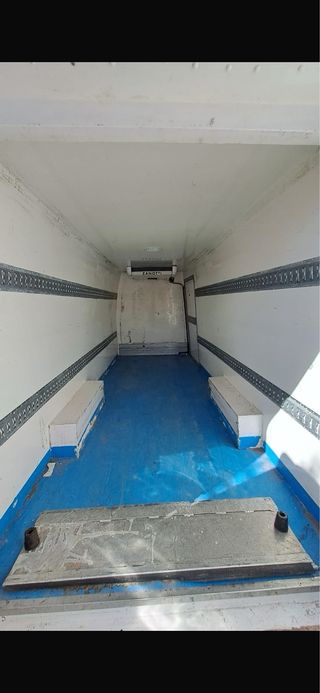 Furgoneta Isotermica Plataforma elevadora