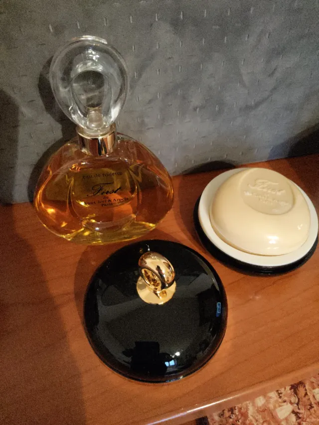 Van Cleef & Arpels First Eau de Toilette e Sapone