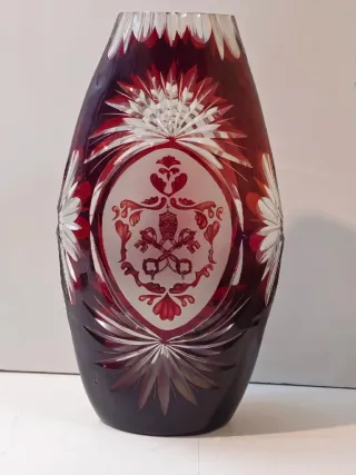 Jarrón de cristal tallado con retrato