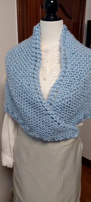 Toquilla azul tejida