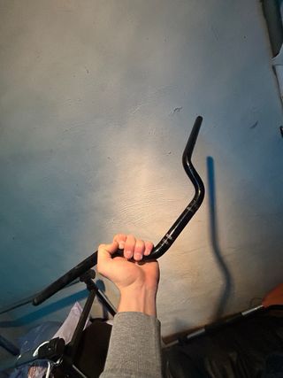 Manillar de moto negro