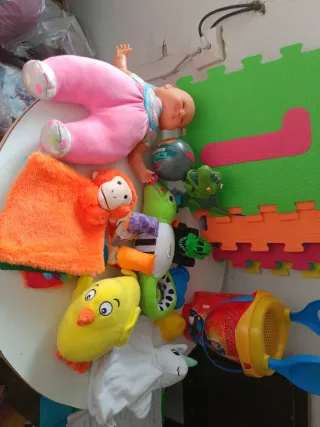 Lote juguetes niños/as 2 años