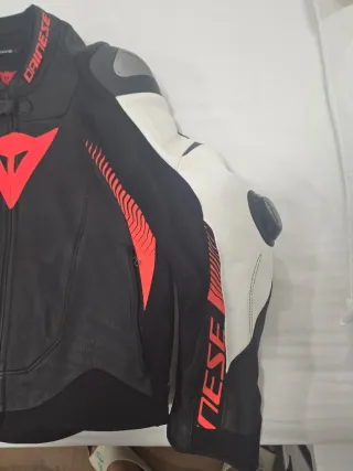 Chaqueta Dainese Negra y Blanca
