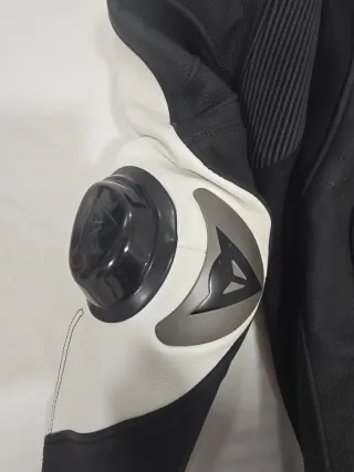 Chaqueta Dainese Negra y Blanca