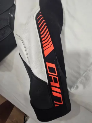 Chaqueta Dainese Negra y Blanca