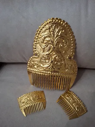 Juego de 3 peinetas doradas antiguas