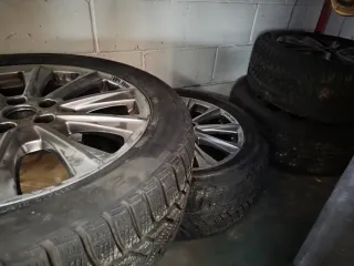 Llantas Ford 235/50/18R 18pulgadas y neumaticos