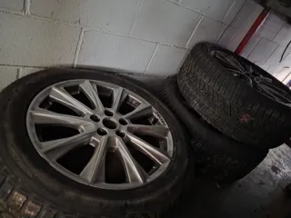 Llantas Ford 235/50/18R 18pulgadas y neumaticos