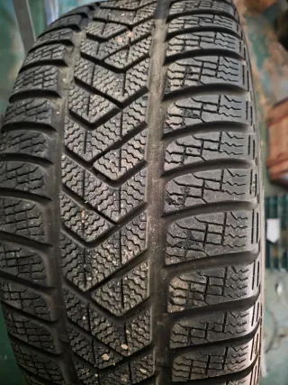 Llantas Ford 235/50/18R 18pulgadas y neumaticos