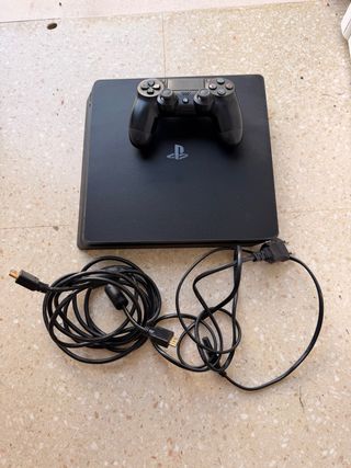 PS4 (PlayStation 4) Negra 1 TB+ Mando y Cables