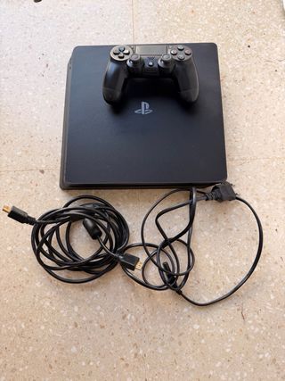 PS4 (PlayStation 4) Negra 1 TB+ Mando y Cables