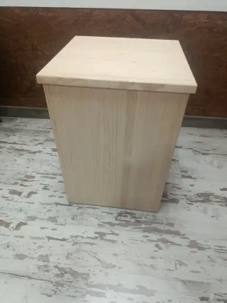 Peana madera de pino maciza sin tratar.