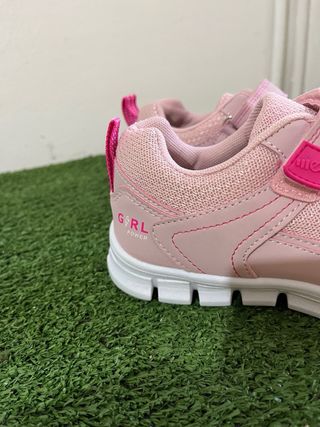 Zapatillas deportivas niña rosa