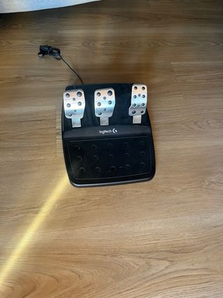 Volante Logitech G920 con Pedales