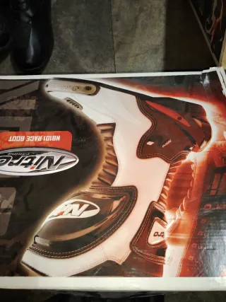 Botas de Moto Nitro Blancas y Negras