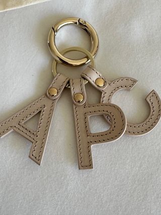 Llavero A.P.C. Letras