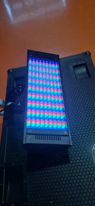 Foco LED es perfecto para crear ambiente fiestas