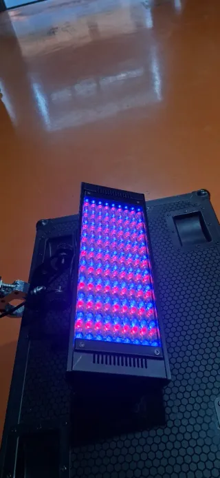 Foco LED es perfecto para crear ambiente fiestas