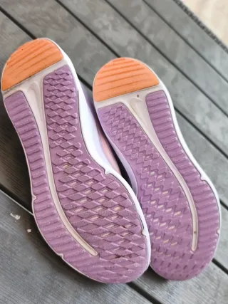 Zapatillas Nike Moradas y Naranja