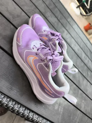 Zapatillas Nike Moradas y Naranja